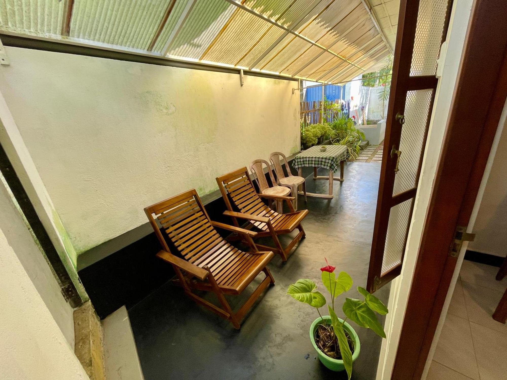 Sun & Tree Homestay Mirissa Buitenkant foto