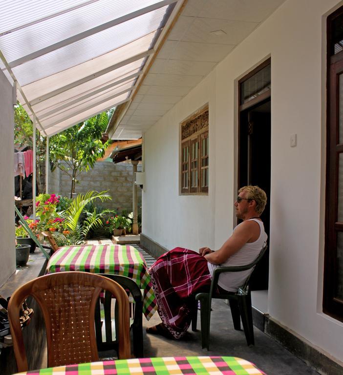 Sun & Tree Homestay Mirissa Kamer foto